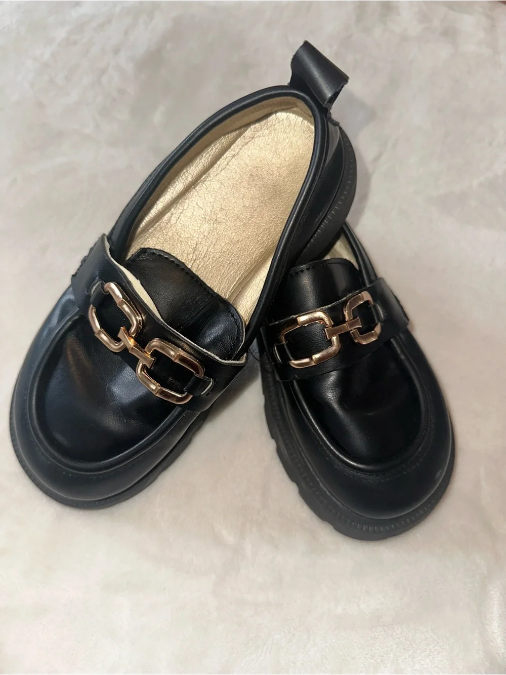 SHEIN Black Kids Loafers with Gold Chain Accent